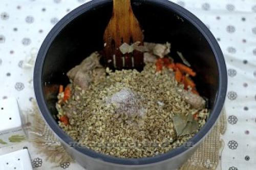 Перловка с мясом в скороварке. Перловая каша в мультиварке-скороварке