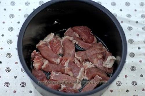 Перловка с мясом в скороварке. Перловая каша в мультиварке-скороварке