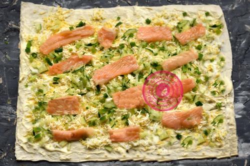 Лаваш с красной рыбой и плавленым сыром и огурцом. Рулет лаваш с красной рыбой и огурцом: фото рецепт в домашних условиях