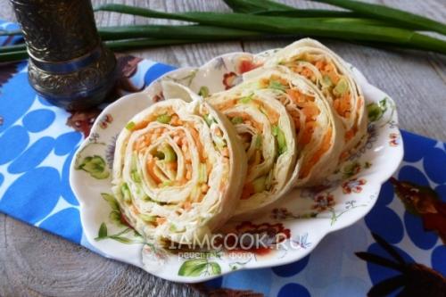 Рулет из лаваша с морковью по-корейски. Лаваш с корейской морковкой и сыром