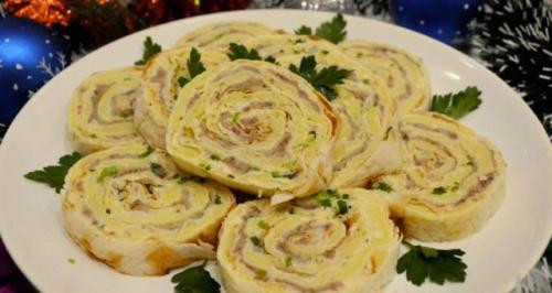 Рулет из лаваша с консервой и плавленым сыром. Рулет с сыром и консервами