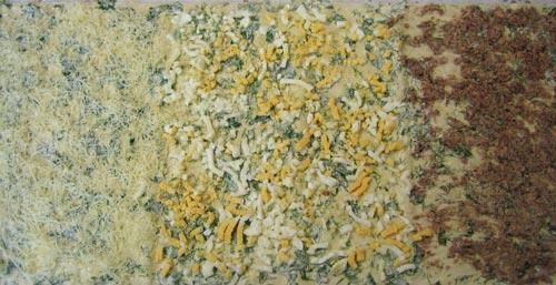 Рулет из лаваша с сайрой и плавленым сыром.