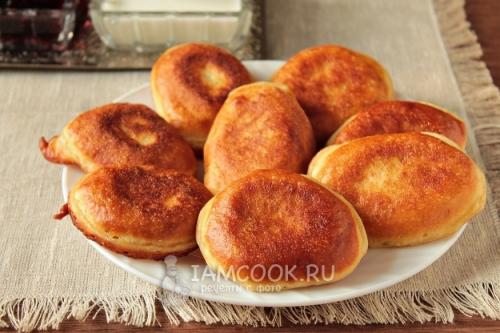 Оладьи на кефире пышные рецепт. Пышные оладьи на кефире на скорую руку