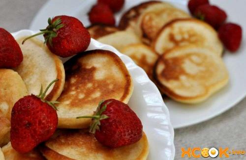 Оладьи без яиц на кислом молоке. Пышные оладьи на кислом молоке без яиц – пошаговый рецепт с фото, как приготовить