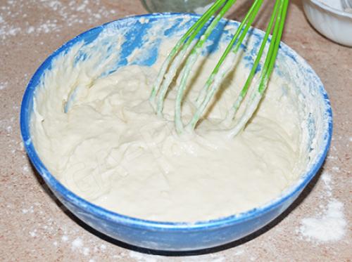 Оладьи на кефире без яиц на дрожжах. Пышные оладьи на кефире без яиц