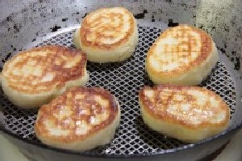 Оладьи на кефире, как пух секретная фишка. Пышные оладушки на кефире