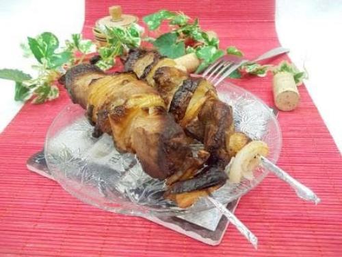 Шашлык в духовке на шпажках. Вкусный шашлык в духовке на шпажках из свинины — пальчики оближешь