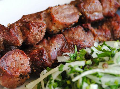 Шашлык в банке с дымком. Шашлык из свинины с жидким дымом в духовке