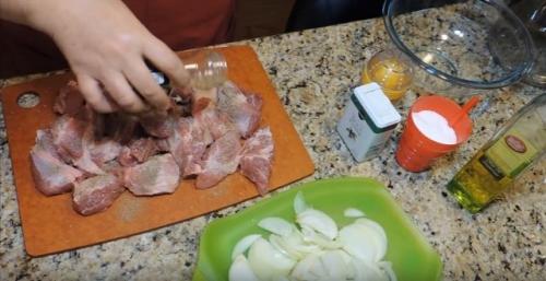 Шашлык в духовке + Маринад для шашлыка из свинины. 5 рецептов