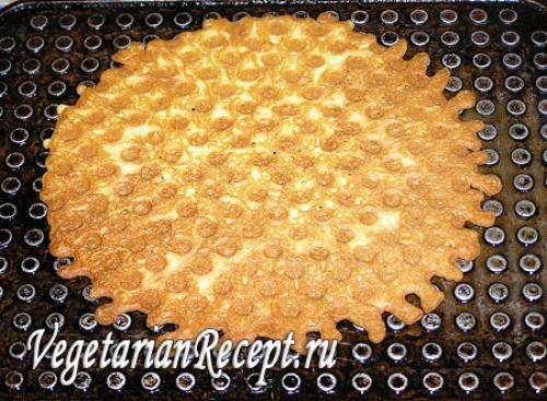 Какую начинку выбрать для вегетарианских слоеных трубочек. Тонкие вафли или вафельные трубочки без яиц (постные)