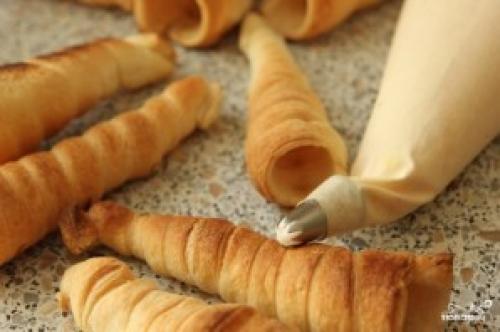 Какие инструменты потребуются для приготовления пирожных трубочек. Пирожное Трубочка с кремом