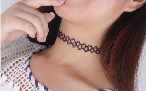 Как выбрать правильный размер и форму бабочек на шее под свою фигуру. Как и с чем носить женский чокер на шее