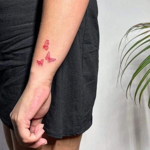 Секреты ухода за бабочками на шее: как сохранить их красоту и блеск 15