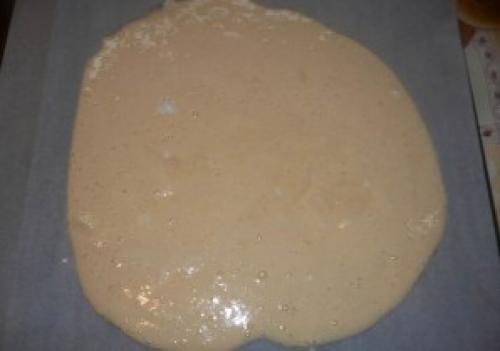 Что нужно для приготовления рулета со сгущенкой. Бисквитный рулет со сгущенкой