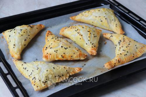 Завораживающие слоеные палочки со сгущенкой: рецепт и секреты приготовления 13