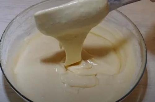 Можно ли запечь рулет со сгущенкой заранее и подогреть перед подачей. Бисквитный рулет: простые и быстрые рецепты рулетов которые легко сворачиваются