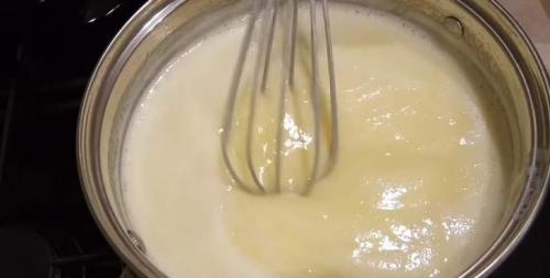 Торт из слоеного теста со сгущенкой без масла. Торт наполеон из готового слоеного теста с заварным кремом