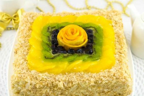 Какое слоеное тесто лучше дрожжевое или бездрожжевое для Наполеона. Торт Наполеон из готового слоеного бездрожжевого теста