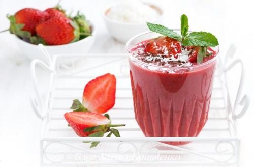 20 вкусных смузи с клубникой: простые рецепты для каждого дня