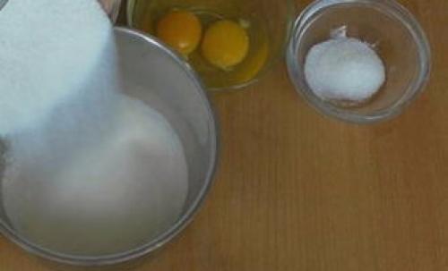 Крем для слоеного торта. Крем для торта Наполеон – 10 самых вкусных рецептов