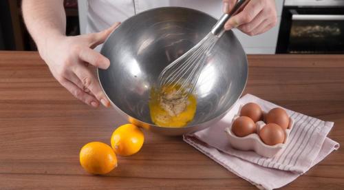 Домашний майонез обычным венчиком. Майонез без блендера 07