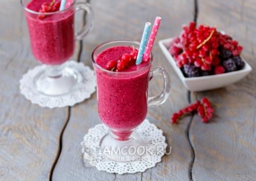 Смузи с замороженными ягодами: 5 вкусных и полезных рецептов