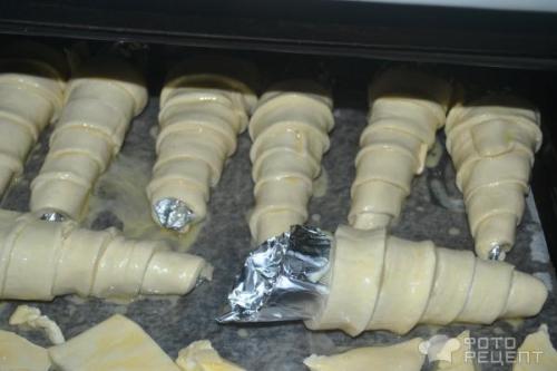 Как сделать рулетики из дрожжевого теста с вареной сгущенкой красивыми и аппетитными. Рецепт: Трубочки из слоеного дрожжевого теста - С начинкой из вареной сгущенки