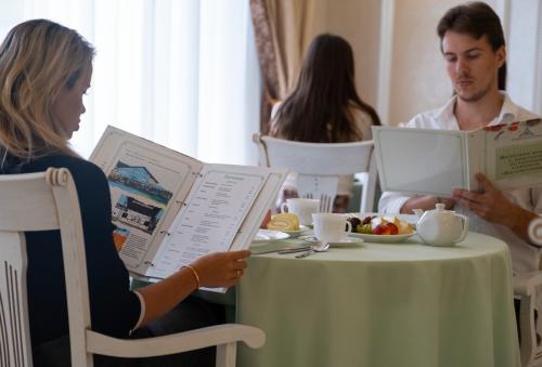 Премиальное питание. Не только меню и сервис: 4 главных отличия премиального питания в санаториях