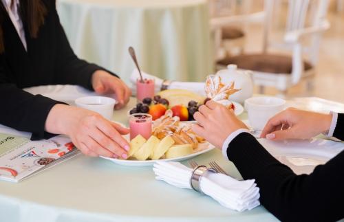 Премиальное питание. Не только меню и сервис: 4 главных отличия премиального питания в санаториях