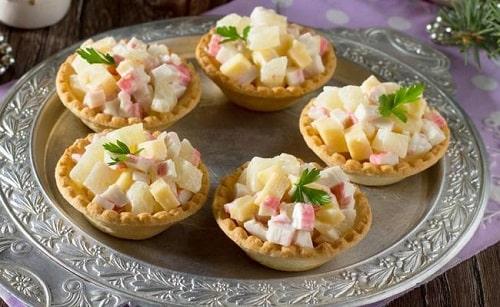 Тарталетки с крабами рецепт. Тарталетки с крабовыми палочками — 13 вкусных начинки на праздничный стол