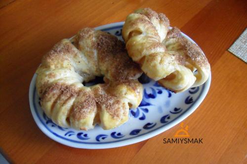 Простые рецепты из слоеного теста сладкие. Сладкая выпечка из готового слоеного теста: 36 рецептов на скорую руку