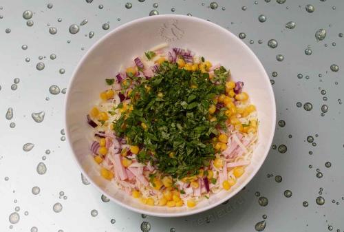 Слойки с ветчиной и сыром. Как сделать слойки с ветчиной и сыром в духовке — простой рецепт вкусных домашних пирожков из слоеного теста с пошаговыми фото