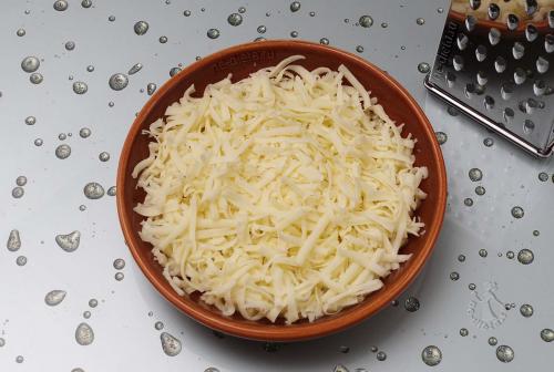 Слойки с ветчиной и сыром. Как сделать слойки с ветчиной и сыром в духовке — простой рецепт вкусных домашних пирожков из слоеного теста с пошаговыми фото