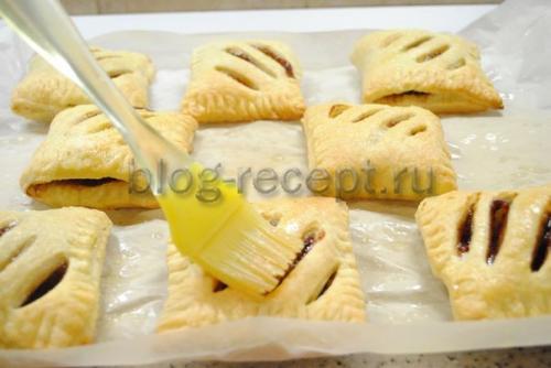 Слойки с вареньем из готового слоеного теста: быстро, просто, вкусно