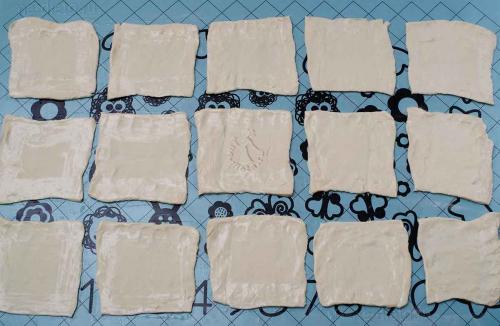 Слойки с ветчиной и сыром. Как сделать слойки с ветчиной и сыром в духовке — простой рецепт вкусных домашних пирожков из слоеного теста с пошаговыми фото