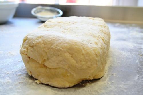 Рецепт универсального слоеного теста на пиве. Слоеное тесто на пиве