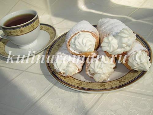 Заварные трубочки с белковым кремом. Ингредиенты: