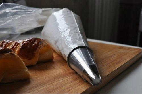 Дрожжевые трубочки с белковым кремом. Трубочки с белковым кремом.