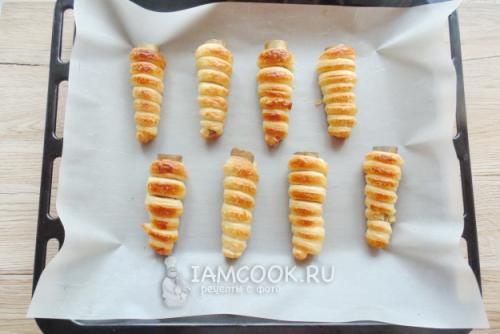 Трубочки из слоеного теста со взбитыми сливками 04 Трубочки из слоеного теста со взбитыми сливками 04