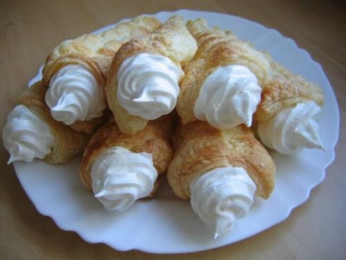 Вкусный крем для слоеных трубочек. Крем для трубочек из слоеного теста