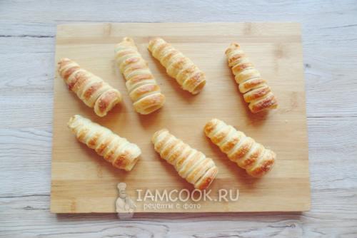 Трубочки из слоеного теста со взбитыми сливками 05 Трубочки из слоеного теста со взбитыми сливками 05