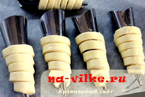 Трубочки из слоеного теста 10 рецептов. ТРУБОЧКИ ИЗ СЛОЕНОГО ТЕСТА – ЛЮБИМЫЙ ДЕСЕРТ НАШЕГО ДЕТСТВА! 02