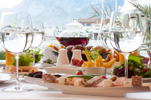 Лучшие препараты для улучшение пищеварения. Ферментная терапия в гастроэнтерологии. Когда? Кому? Что? 05