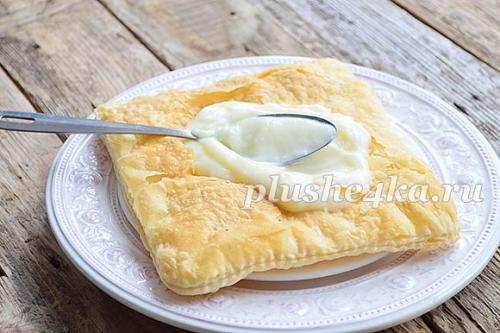 Наполеон из готового слоеного дрожжевого теста с заварным кремом. Ингредиенты