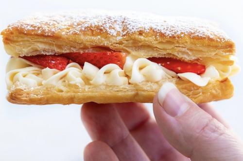 Наполеон с кремом чиз. Клубничный торт Наполеон: легкий рецепт Наполеона