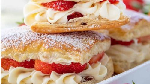 Наполеон с кремом чиз. Клубничный торт Наполеон: легкий рецепт Наполеона