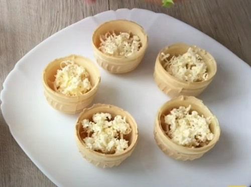 Самый вкусный рецепт начинка для тарталеток с икрой. Тарталетки с красной икрой – 12 рецептов на праздничный стол