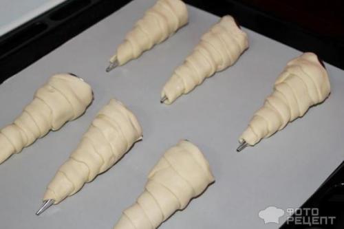 Трубочки с белковым кремом из детства или пирожное за.. Рецепт: Трубочки из слоенного теста - вспомним детство
