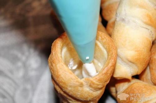 Трубочки с белковым кремом из детства или пирожное за.. Рецепт: Трубочки из слоенного теста - вспомним детство