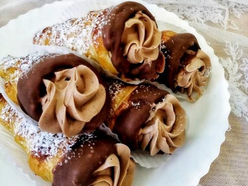 Можно ли готовить Трубочки с белковым кремом без муки. Трубочки слоеные рецепт с белковым кремом / заварным / масло со сгущенкой